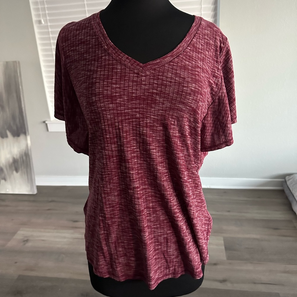 Collection by Bobeau burgundy/white tee